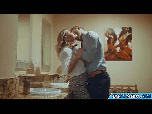 ❤️ Kung ang usa ka busty blonde naghaylo kanimo sa usa ka publiko nga kasilyas ☑ Russian porn sa amon ceb.kutjeporno.ru ☑